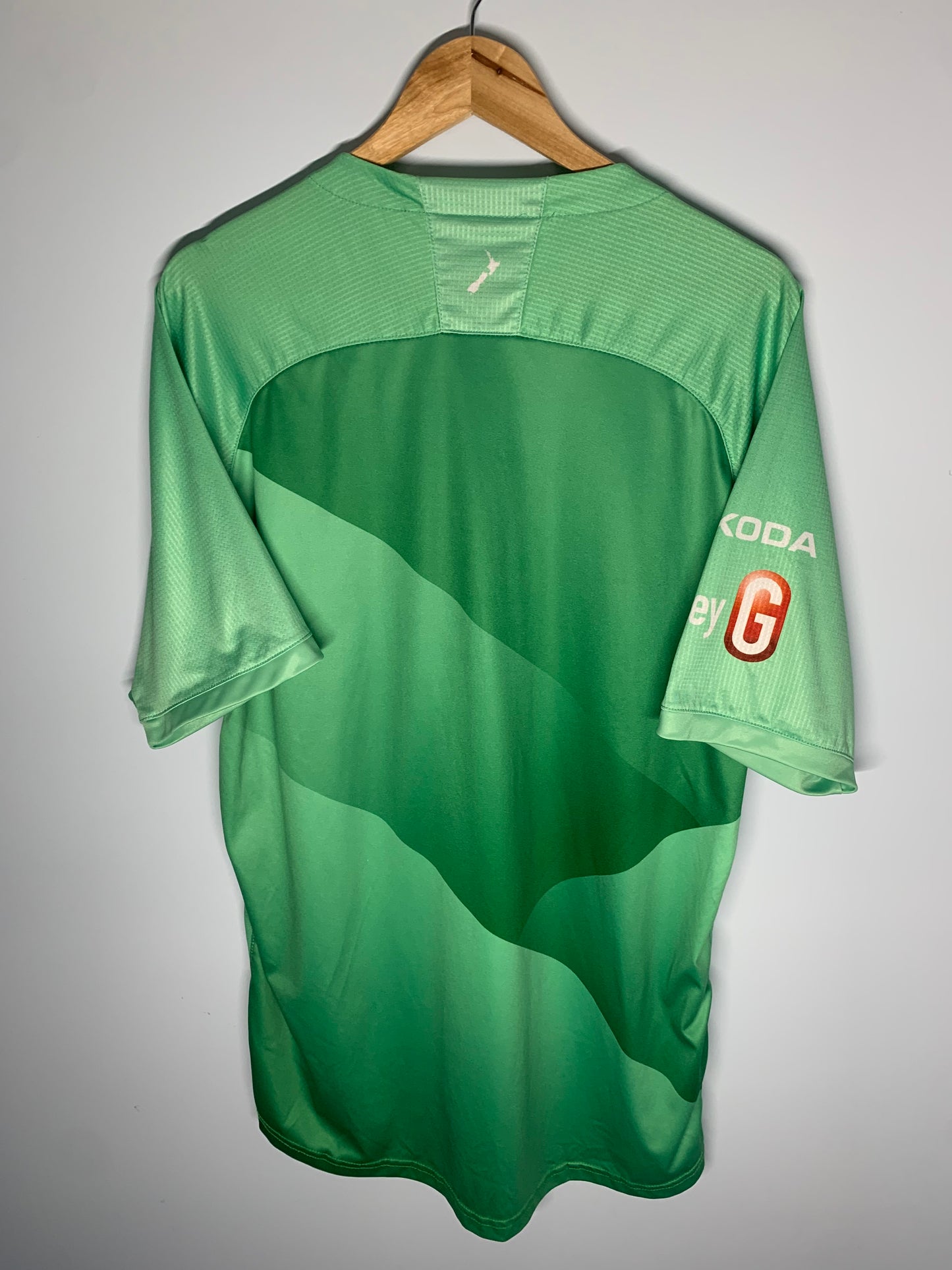 Wellington Phoenix 21-22 2nd Goalkeeper Kit