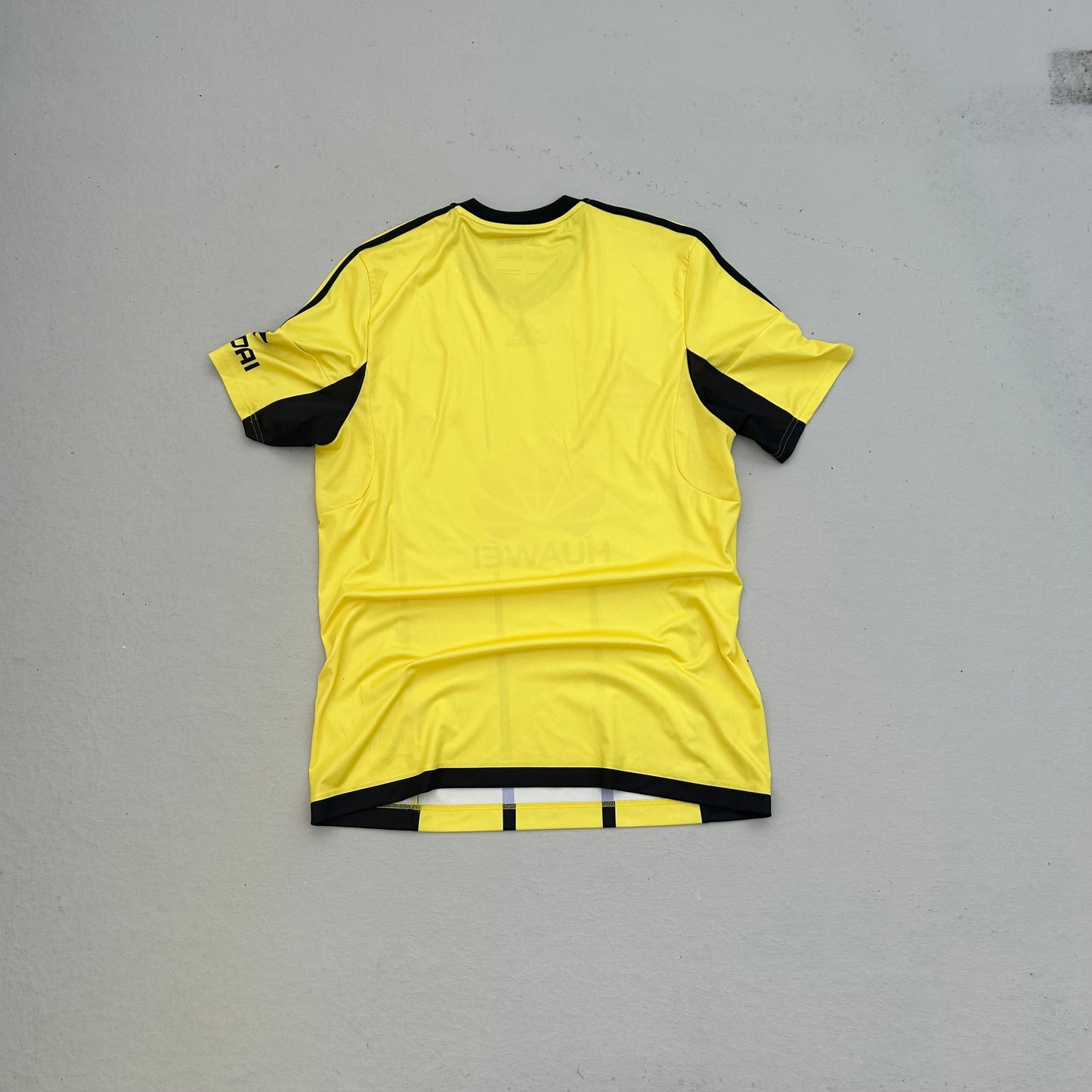 2015-16 Wellington Phoenix Yellow Adidas Home Shirt - L
