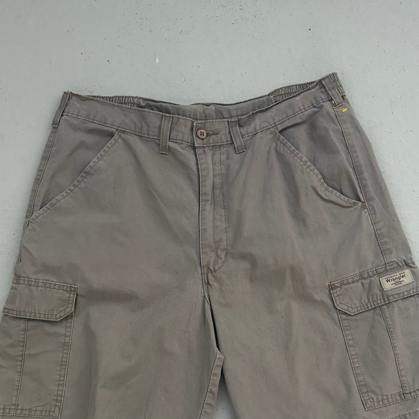 Retro Brown Wrangler Cargo Shorts - 34